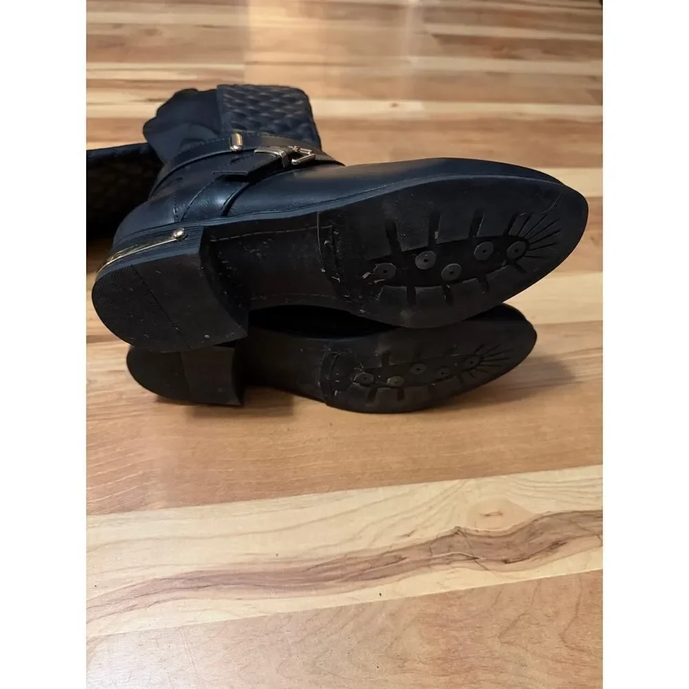Shoedazzle Black Annabeth Quilted Flat Boots Size 9